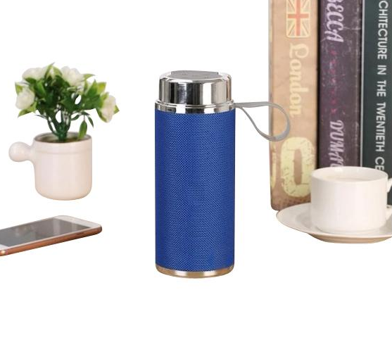 Altavoz bluetooth modelo privado con botella de agua