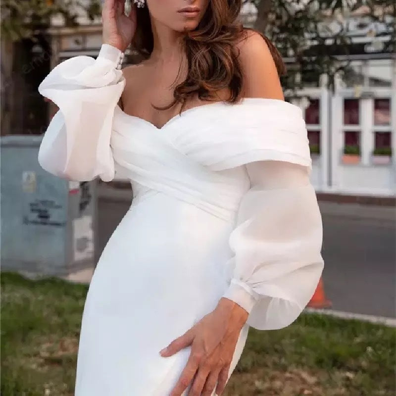 Vestido de novia ligero con cola de satén blanco conciso de primavera