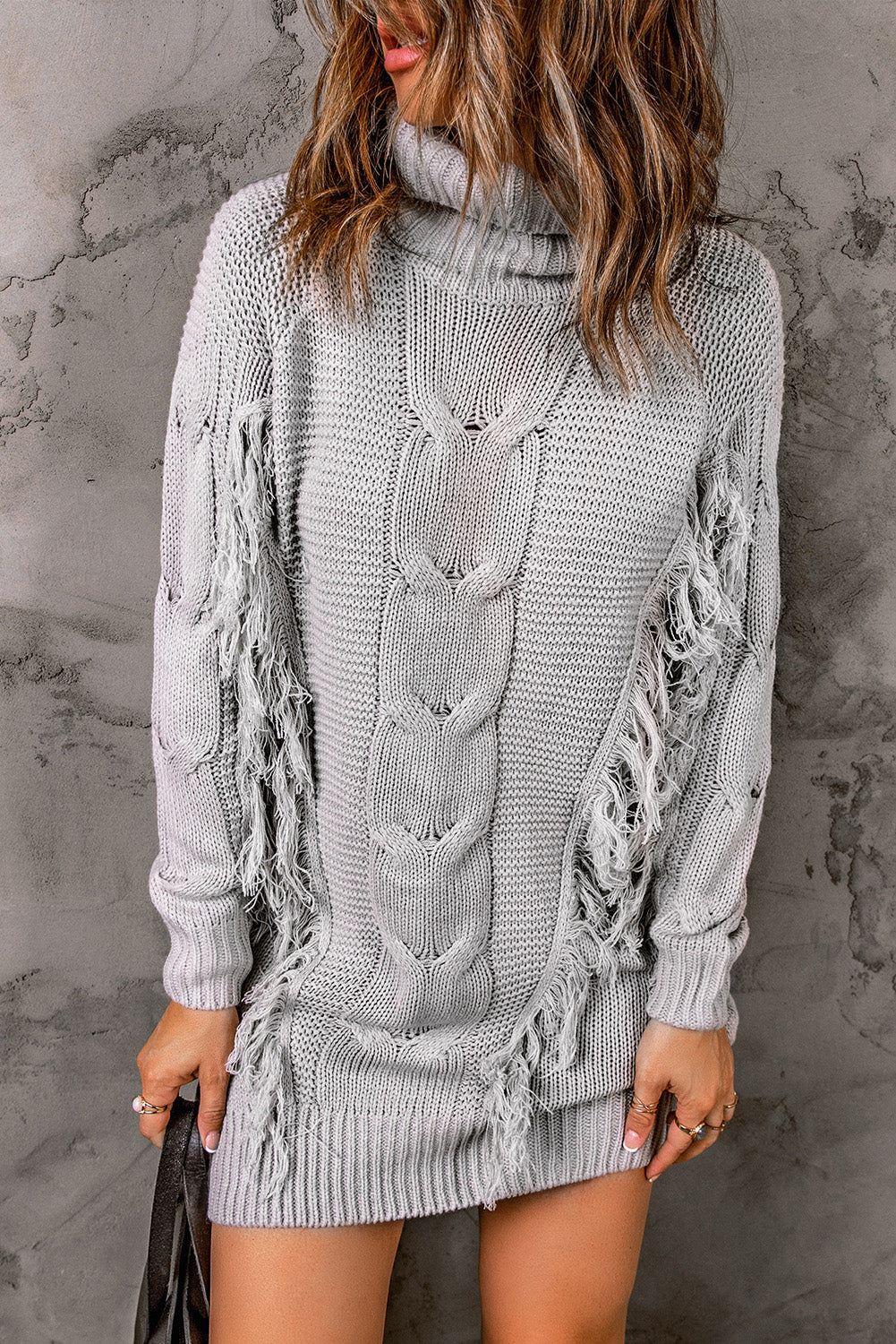 Robe pull à col roulé et franges