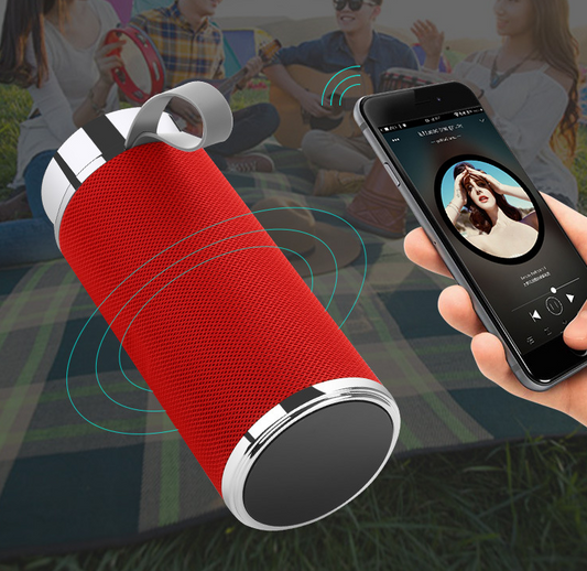 Altavoz bluetooth modelo privado con botella de agua