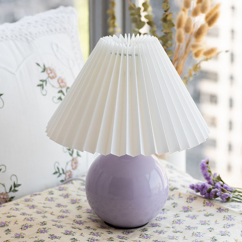 Ceramic Pleated Table Lamp Bedroom INS Girl Nordic Bedside Lamp Creative Retro Night Light