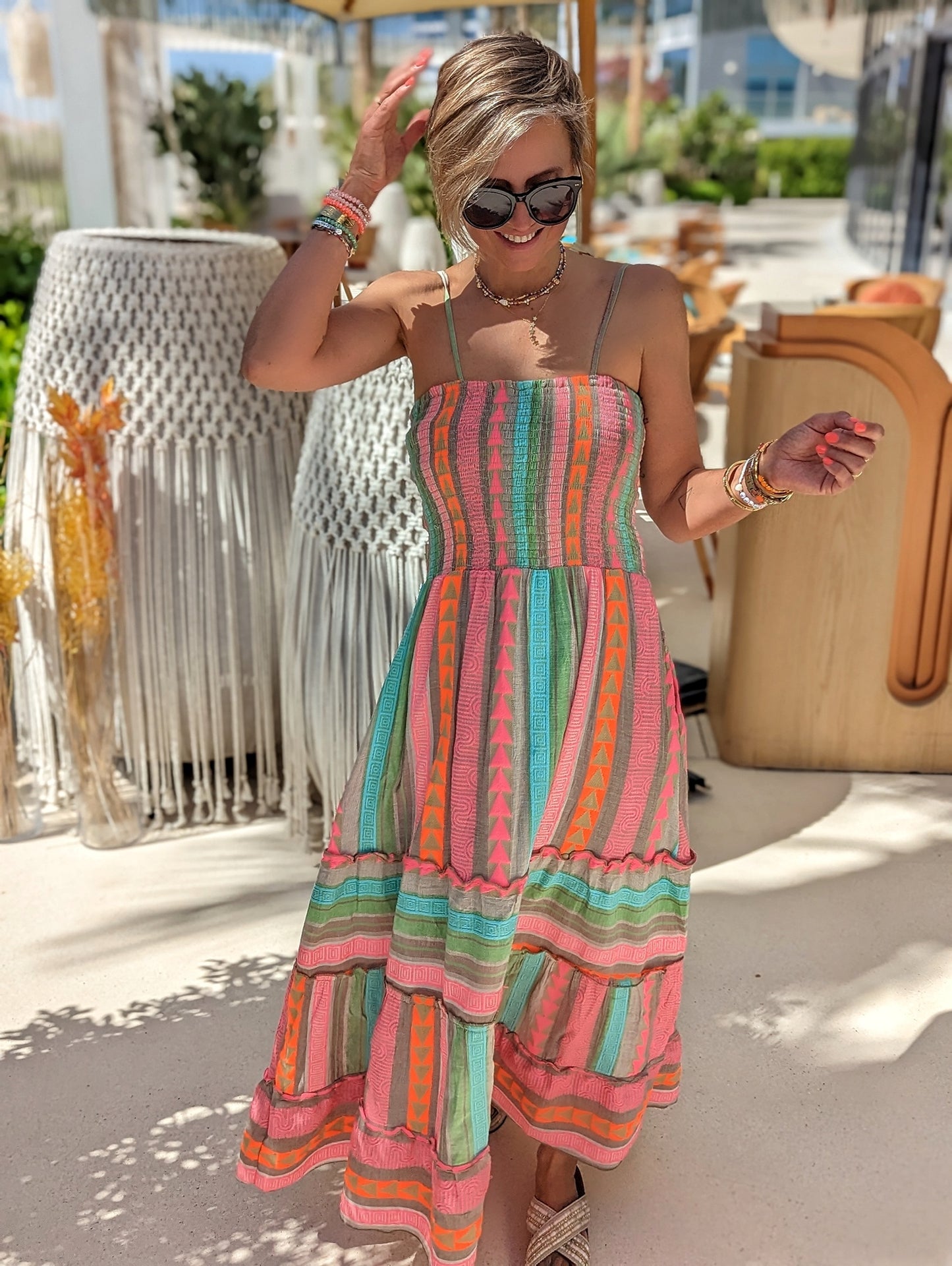 Robe de vacances à bretelles à la mode pour femmes