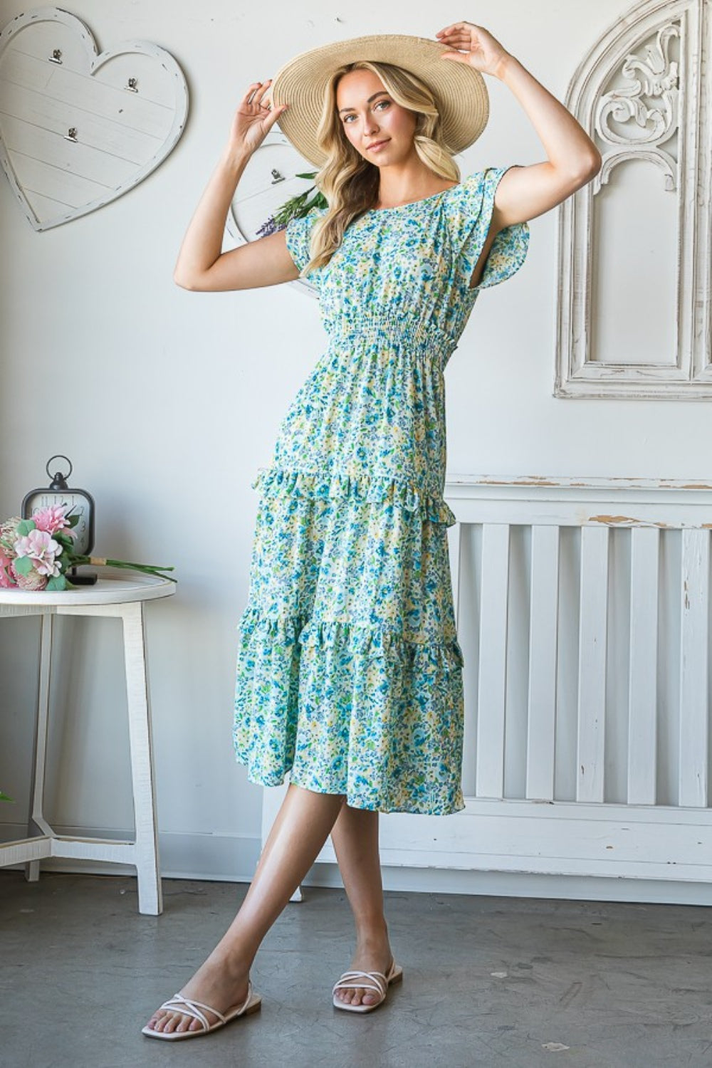 Vestido midi escalonado con ribete floral y volantes de Reborn J