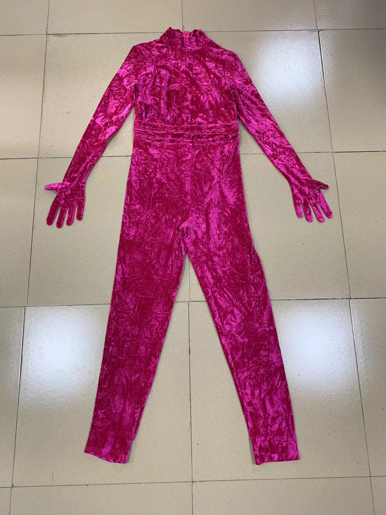 Traje mono de cuello alto medio rosa rojo