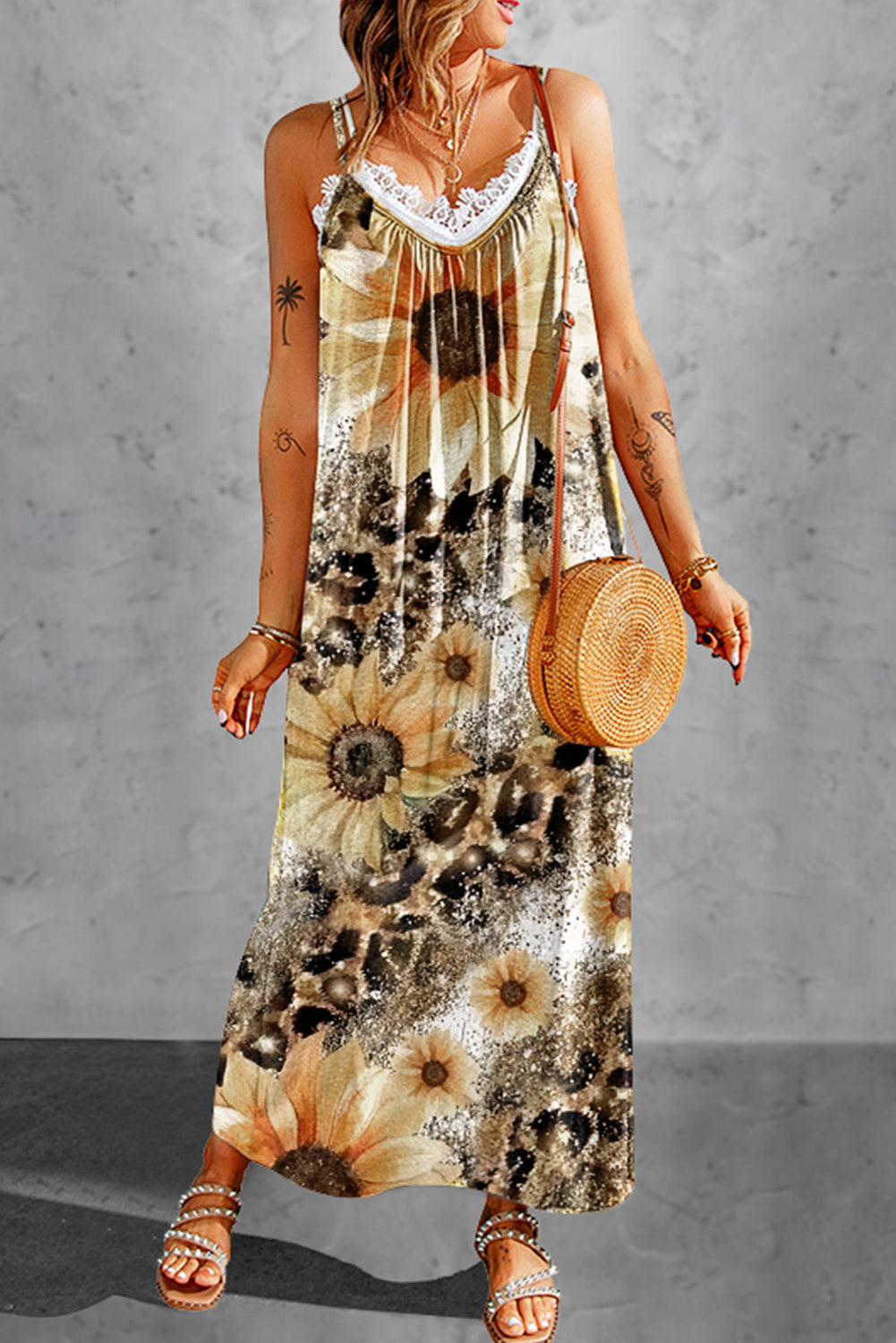 Vestido con tirantes finos y girasoles y leopardo