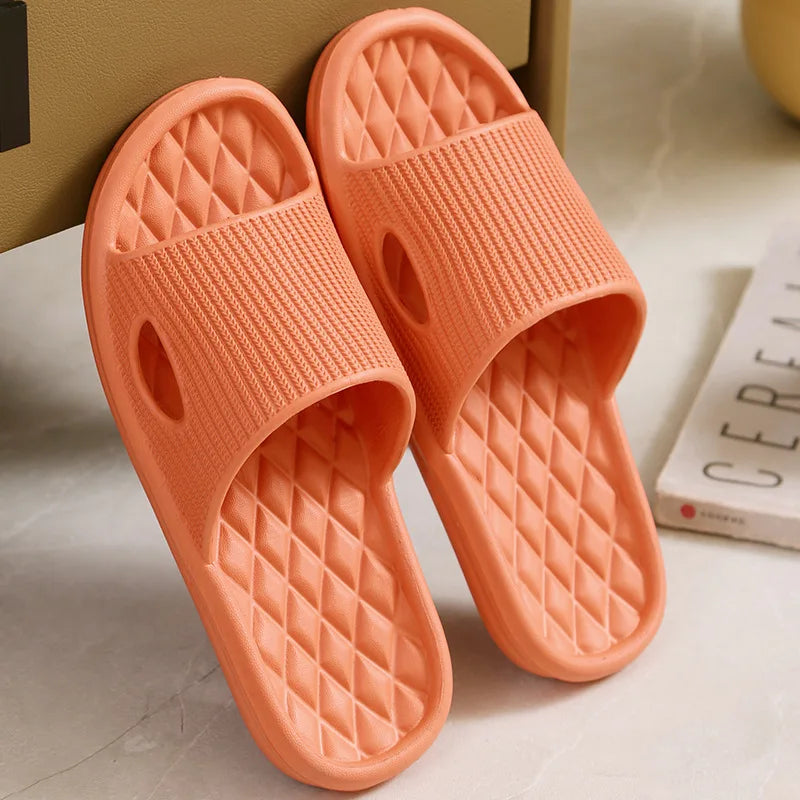 Zapatillas de casa suaves para parejas, zapatillas de baño antideslizantes para interiores, sandalias de Hotel de Color sólido, chanclas planas para hombres y mujeres