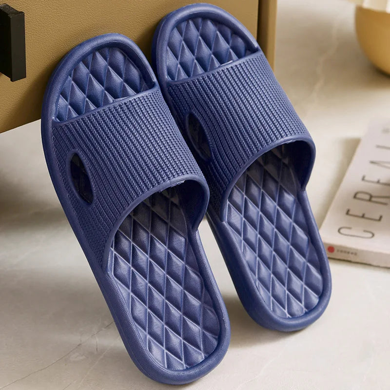 Zapatillas de casa suaves para parejas, zapatillas de baño antideslizantes para interiores, sandalias de Hotel de Color sólido, chanclas planas para hombres y mujeres