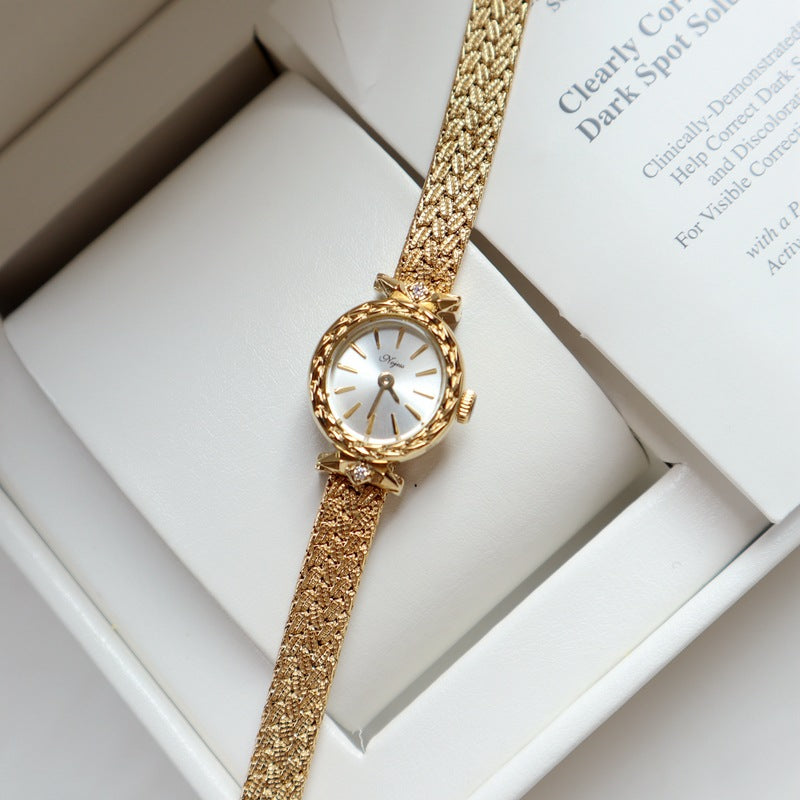 Montre pour femme en or, Simple, rétro, intérêt spécial, lumière de luxe, petite