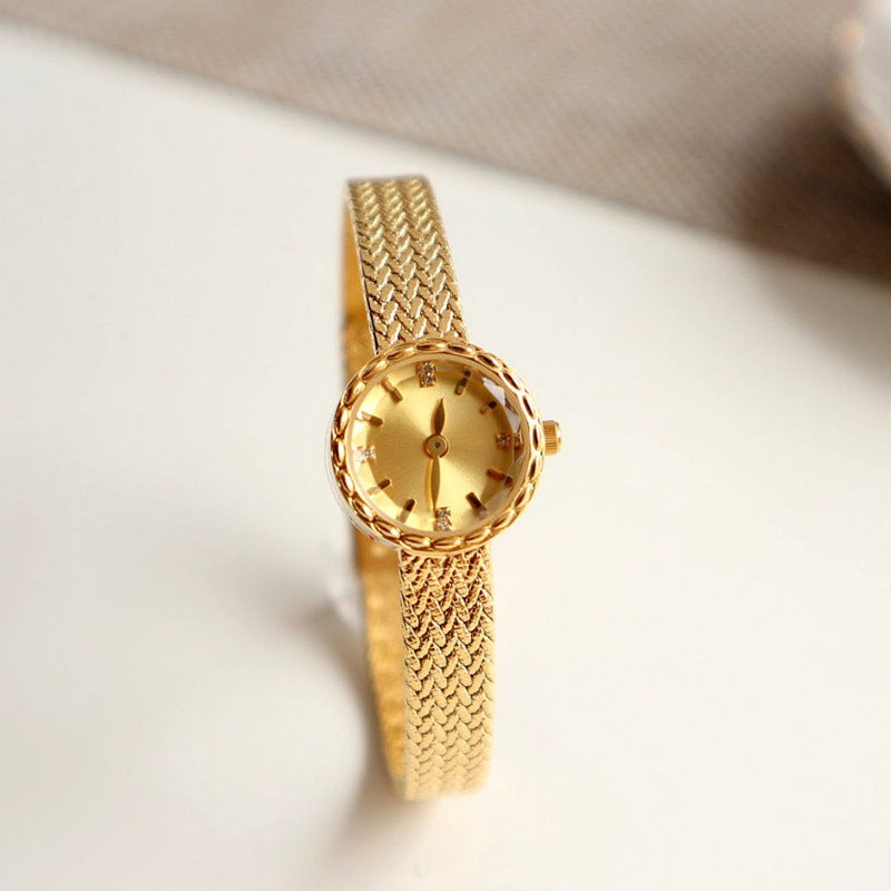 Montre pour femme en or, Simple, rétro, intérêt spécial, lumière de luxe, petite