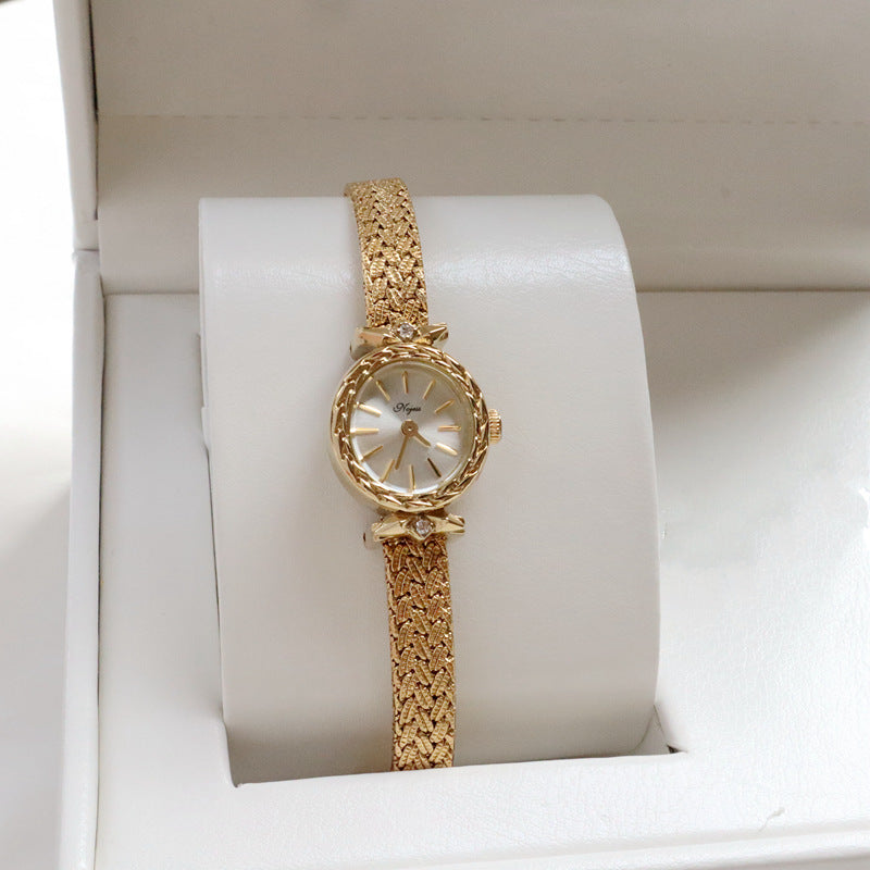 Montre pour femme en or, Simple, rétro, intérêt spécial, lumière de luxe, petite