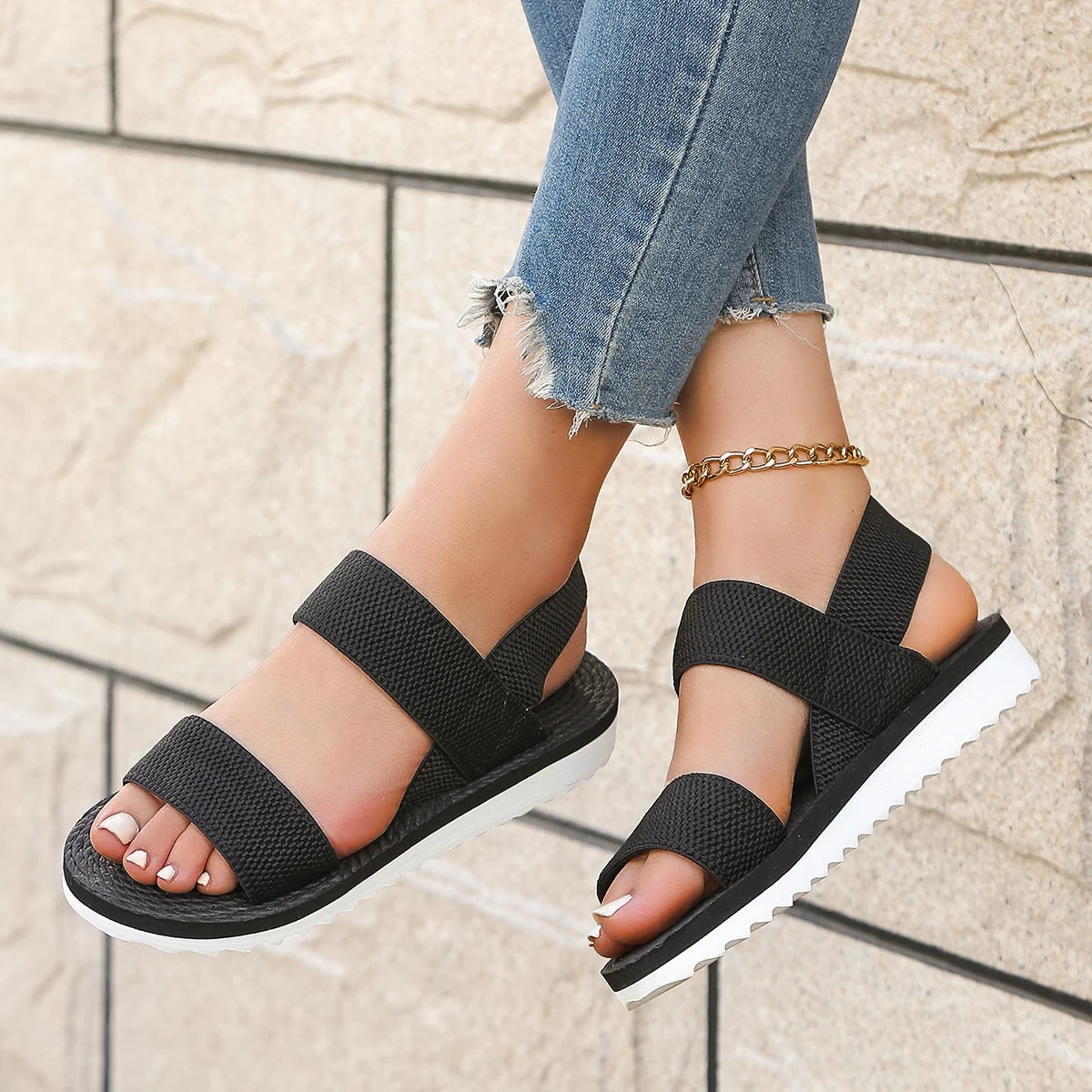 Women's fashion trend anti-slip wear comfortable matching color sole pure black shoelace flat sandals