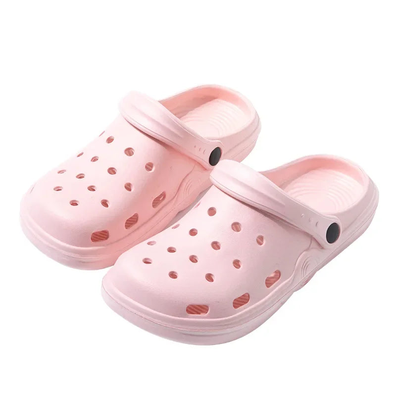 2023 zapatillas de mujer nuevas impermeables zapatos de playa al aire libre de verano zapatos con agujeros de punta grande para mujeres y hombres sandalias Croc zapatillas envueltas