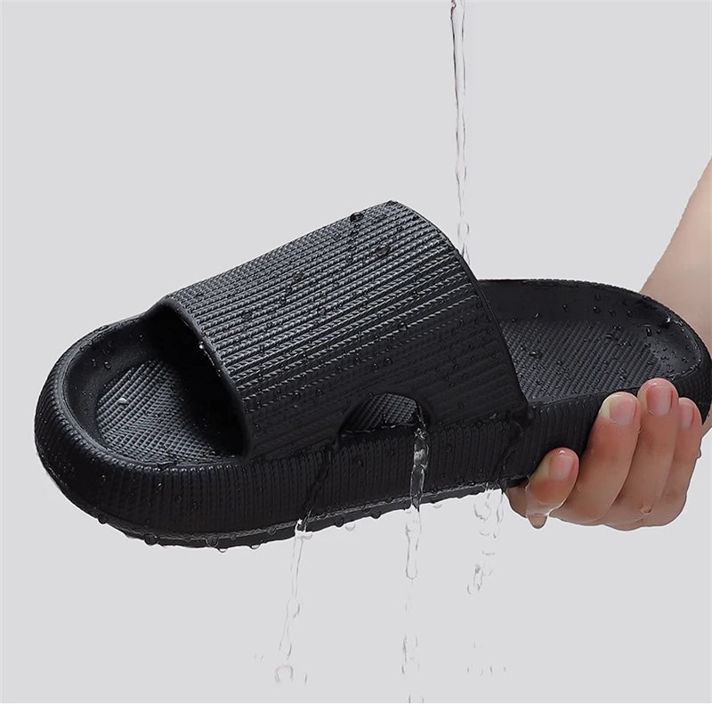 Zapatillas de baño con plataforma gruesa de verano para hombre, sandalias de interior de suela suave a la moda para mujer, chanclas antideslizantes, chanclas masculinas