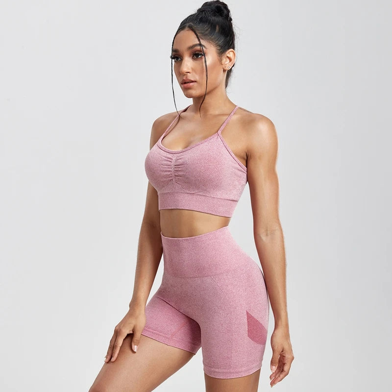 Conjuntos de dos piezas lisos para mujer, pantalones cortos con glúteos de melocotón, conjunto de gimnasio para mujer, pantalones cortos de Fitness con cuello Halter, sujetador de realce para verano