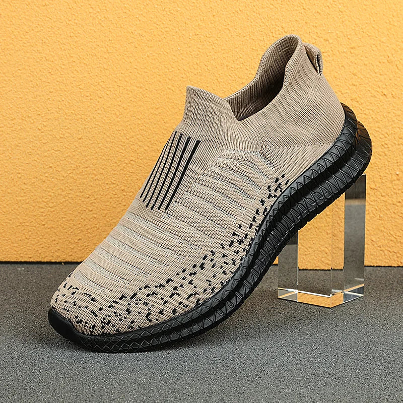 Zapatos informales transpirables para hombre, zapatillas ligeras para caminar al aire libre, zapatillas antideslizantes para hombre, zapatos planos deslizantes vulcanizados 2023