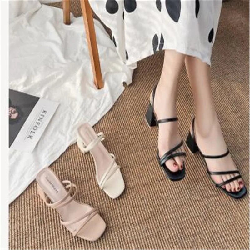 Sandalias de mujer con tacones cuadrados, zapatillas elegantes de verano, sandalias de cuero con atado cruzado en el exterior, sandalias de moda para mujer 2023