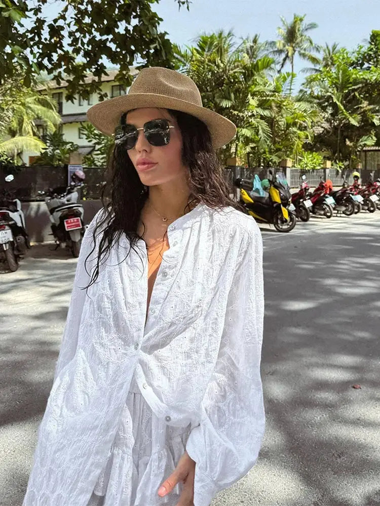 Conjunto de camisa blanca de manga larga, chaqueta y pantalones cortos, trajes de una sola botonadura con cuello levantado para mujer, ropa de playa informal para vacaciones