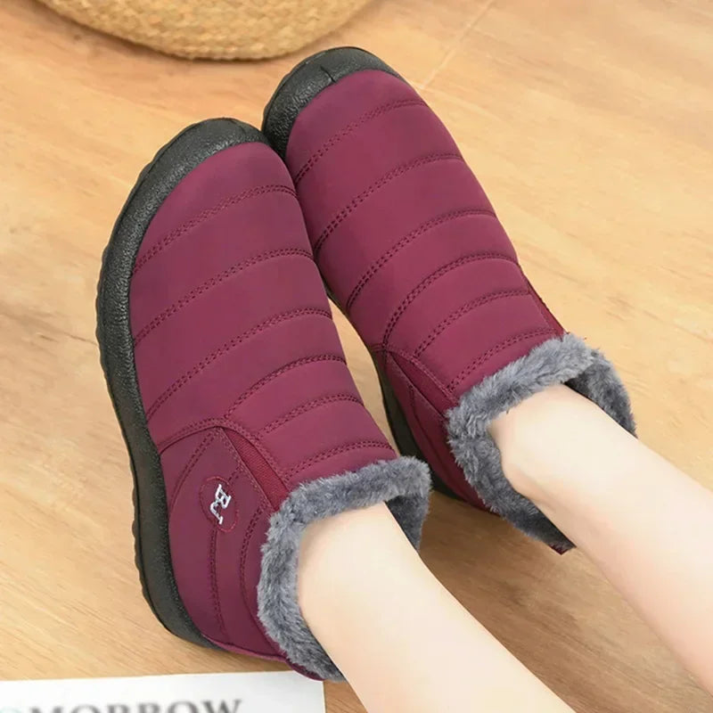 Botas impermeables de invierno para mujer, botas de nieve de felpa, botines para mujer, zapatos de plataforma de algodón para parejas, color negro cálido, novedad de 2023