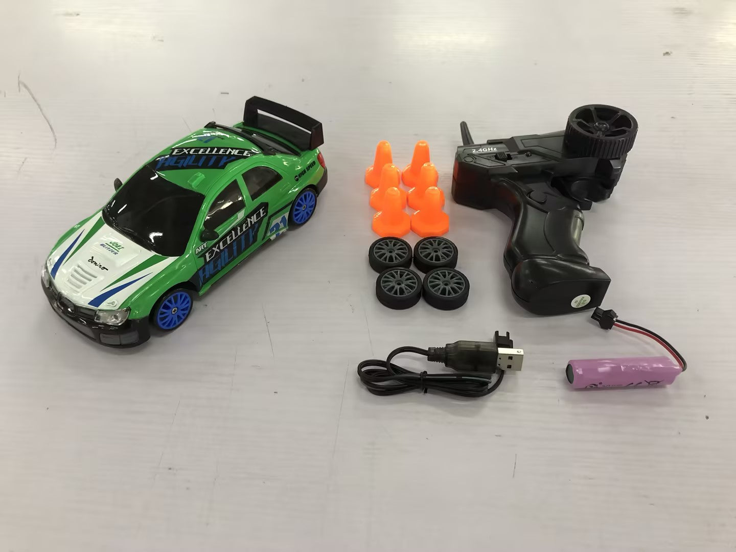 2.4G Drift Rc Car 4WD RC Drift Car Toy télécommande GTR modèle AE86 véhicule voiture RC voiture de course jouet pour enfants cadeaux de noël