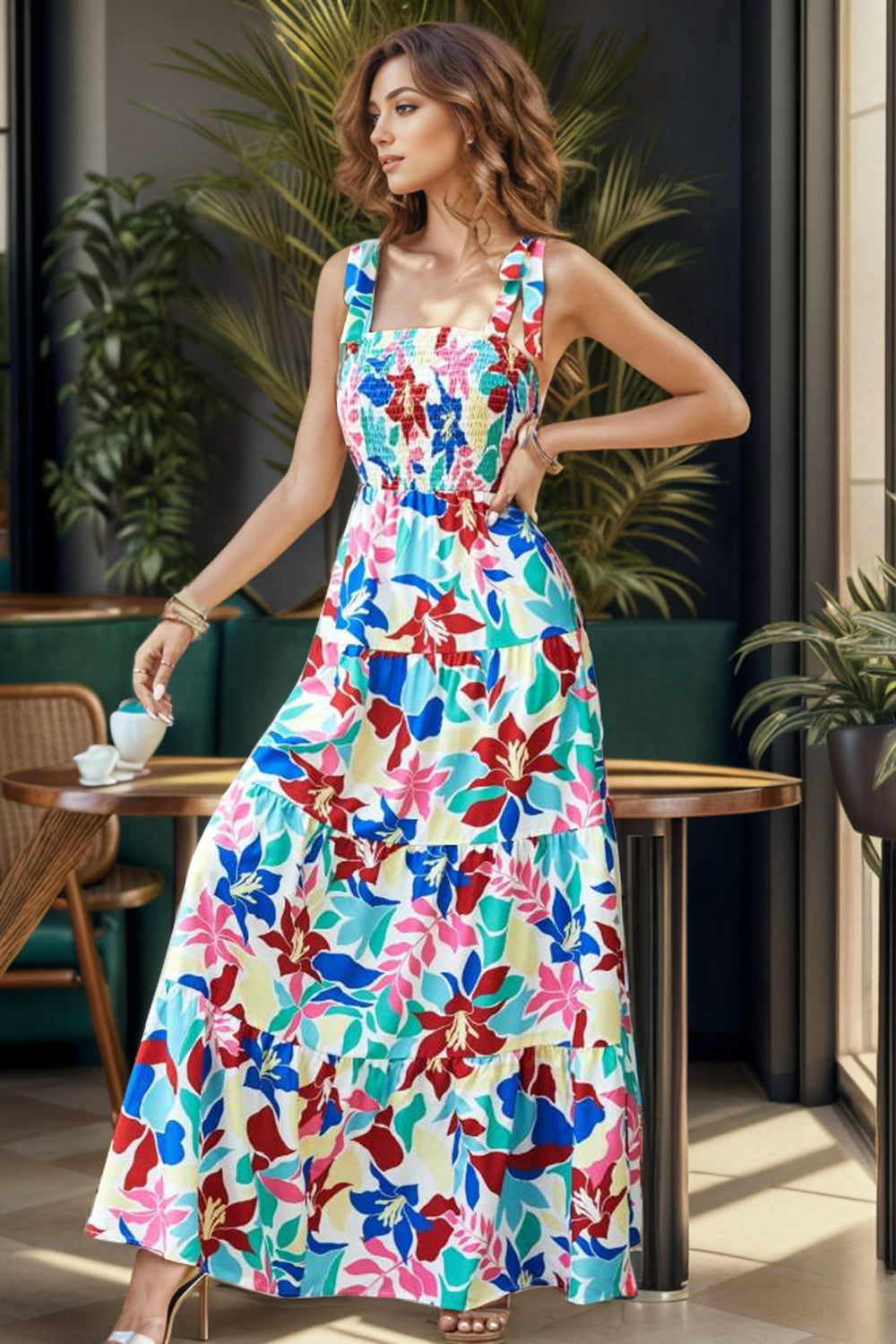 Vestido escalonado con tirantes anchos y estampado ahumado