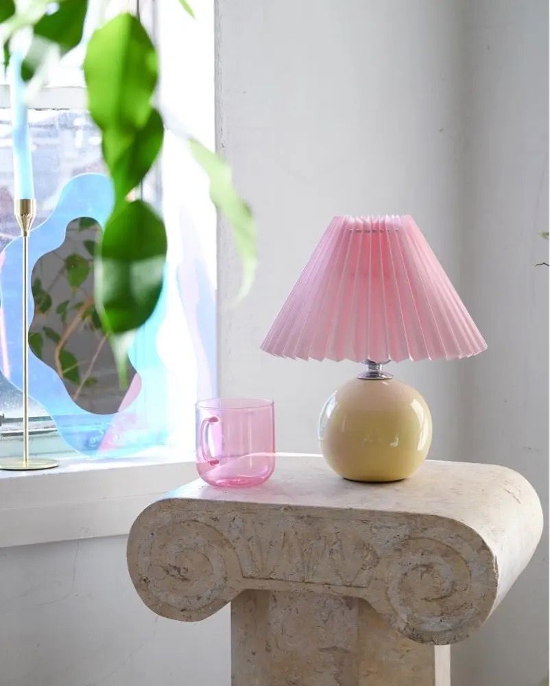 Ceramic Pleated Table Lamp Bedroom INS Girl Nordic Bedside Lamp Creative Retro Night Light