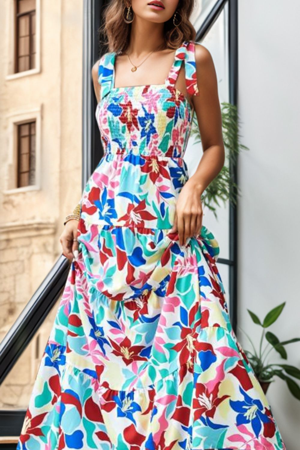 Vestido escalonado con tirantes anchos y estampado ahumado