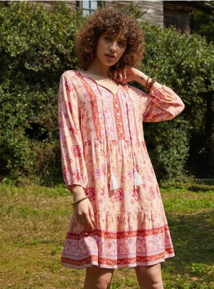 Robe à franges à manches longues et col en V imprimé bohème