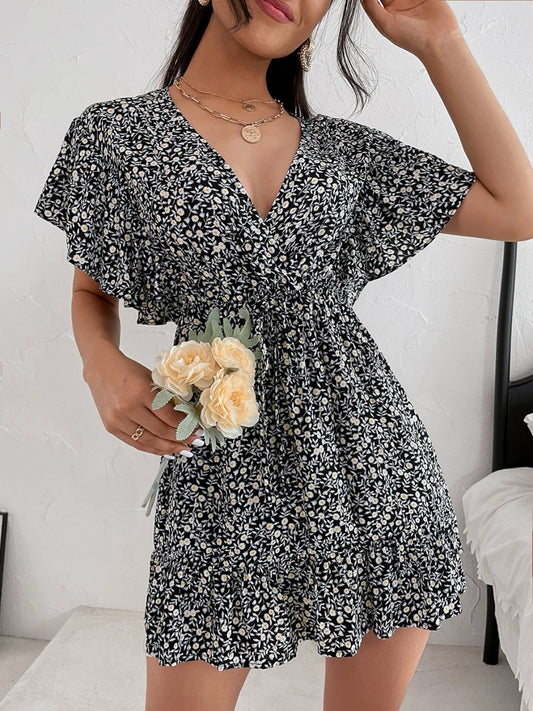 Robe à manches volantées et surplis floral à petites découpes