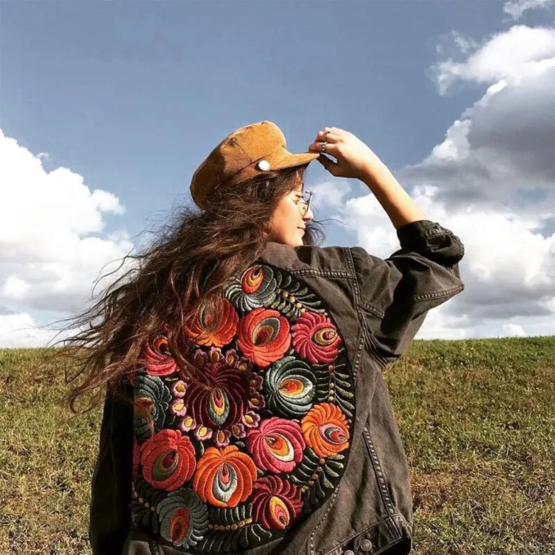 2023 Vintage Flower Embroidery Denim Jacket Women Cowboy Long Sleeve Turn Down Collar Loose Casual Denim Coat Streetwear Outwear