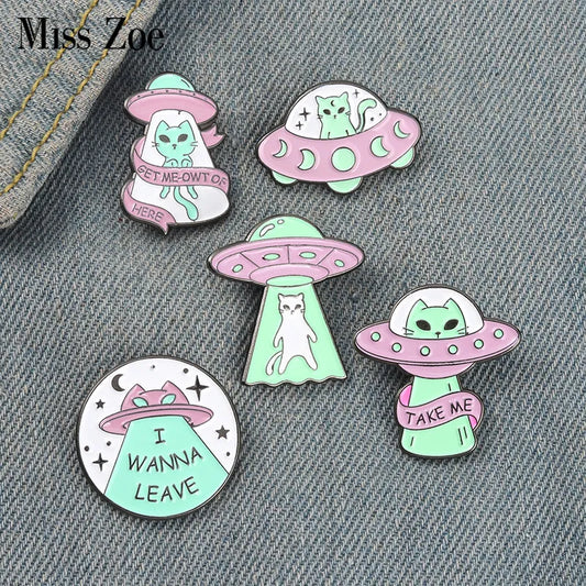 'Escape Here' Alien Cat Enamel Pins Funny Bag Brooch Lapel Badge Cartoon Science Fiction Jewelry Gift for Kids Friends