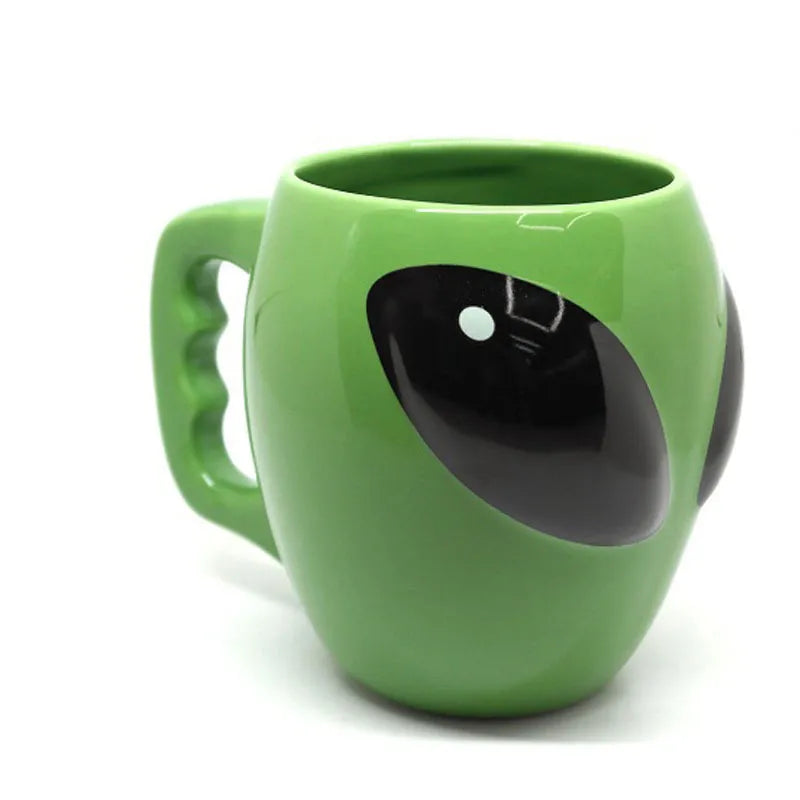 Dessin animé créatif vert Alien tasses en céramique intéressant mode tasse à café cadeau d'anniversaire tasse d'eau en gros tasses à café turques