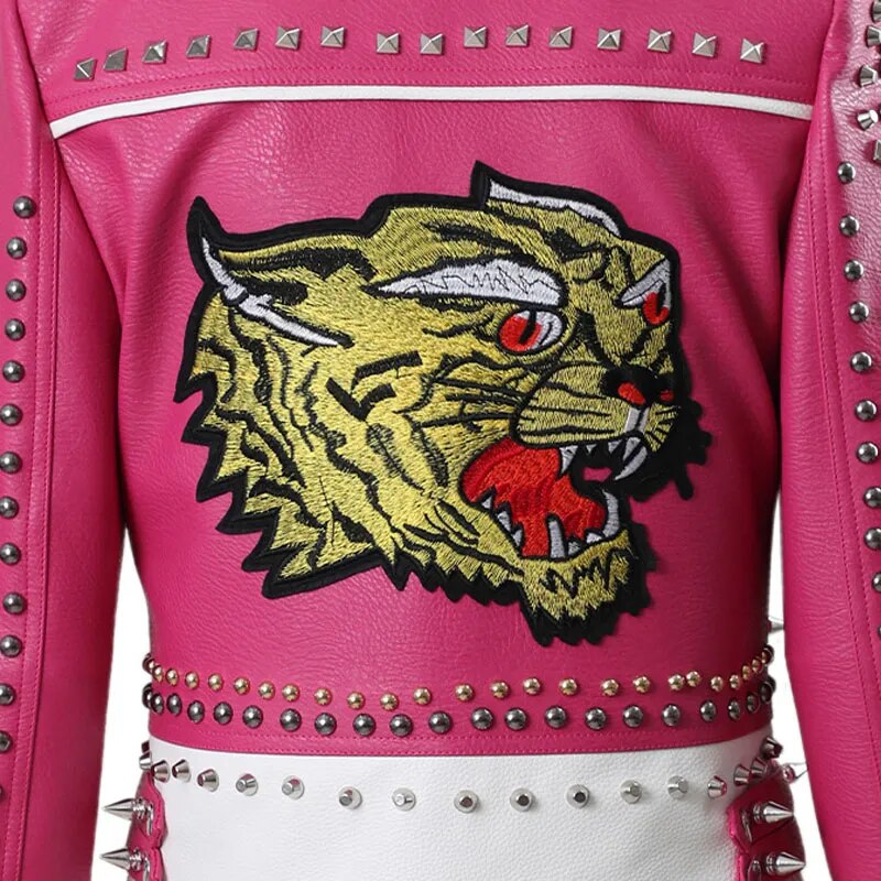 Chaquetas de cuero rosa de primavera y otoño para mujer, chaqueta de Moto PU de cuero sintético con bordado de tigre y abrigo con remaches