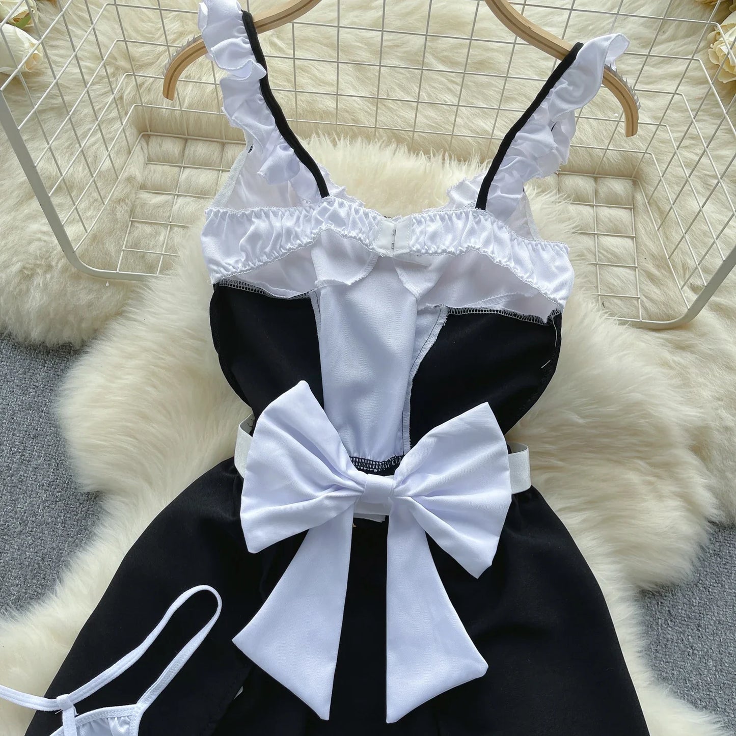 2023 Maid Uniform Sexy Nightsuits Hollow Out Backless Ruffles Lace Up Bow Mini Dress+Thongs Cosplay   Suits Wanita