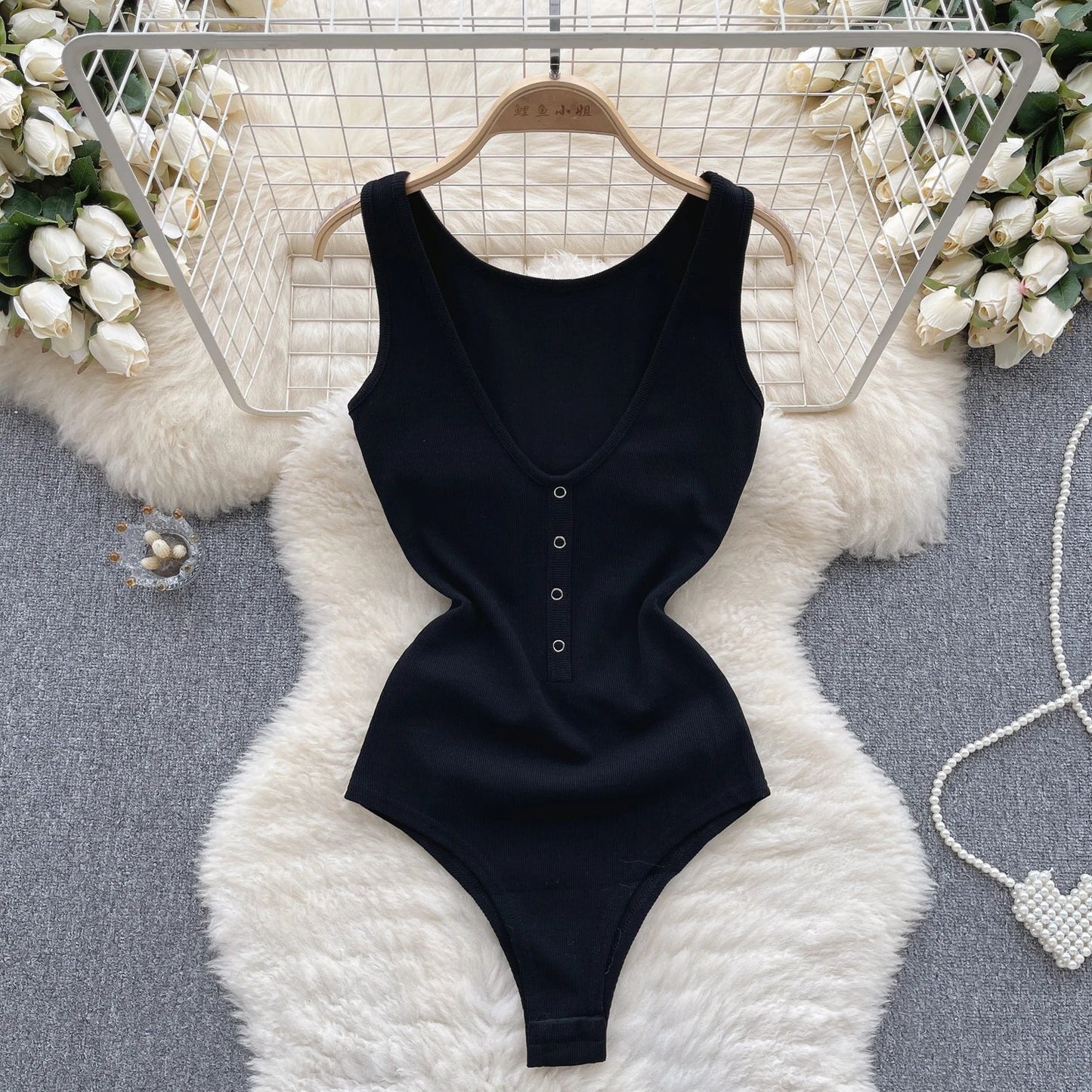 Solid Button Slim Bodysuits 2023 V Neck Sleeveless Open Crotch Sensual Top Ladies Fashion Bodycon Sexy Bodysuits Wanita