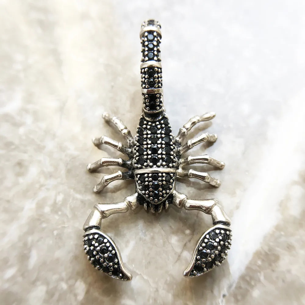 Pendentif Scorpion noir, flambant neuf, bijoux à la mode européenne, accessoires en argent Sterling 925, cadeau pour femmes et hommes rebelles