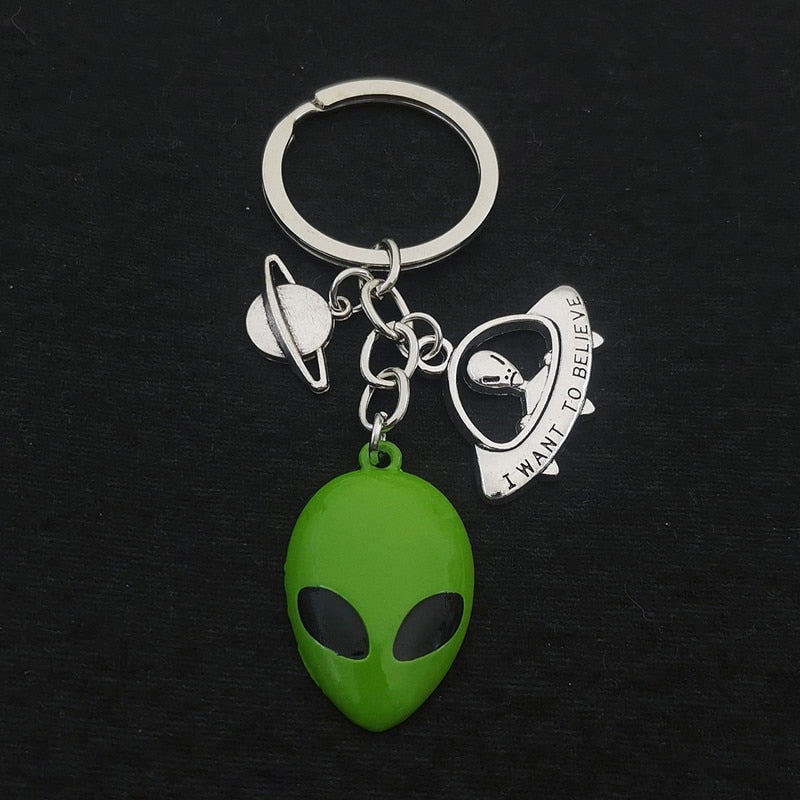 Alien Head Key chain//Planet Keychain//OVNI//Green Alien porte-clés //Space keyring //Kawaii,Pastel Goth//Car Key Ring Jewelry Gift The Alien Stuff