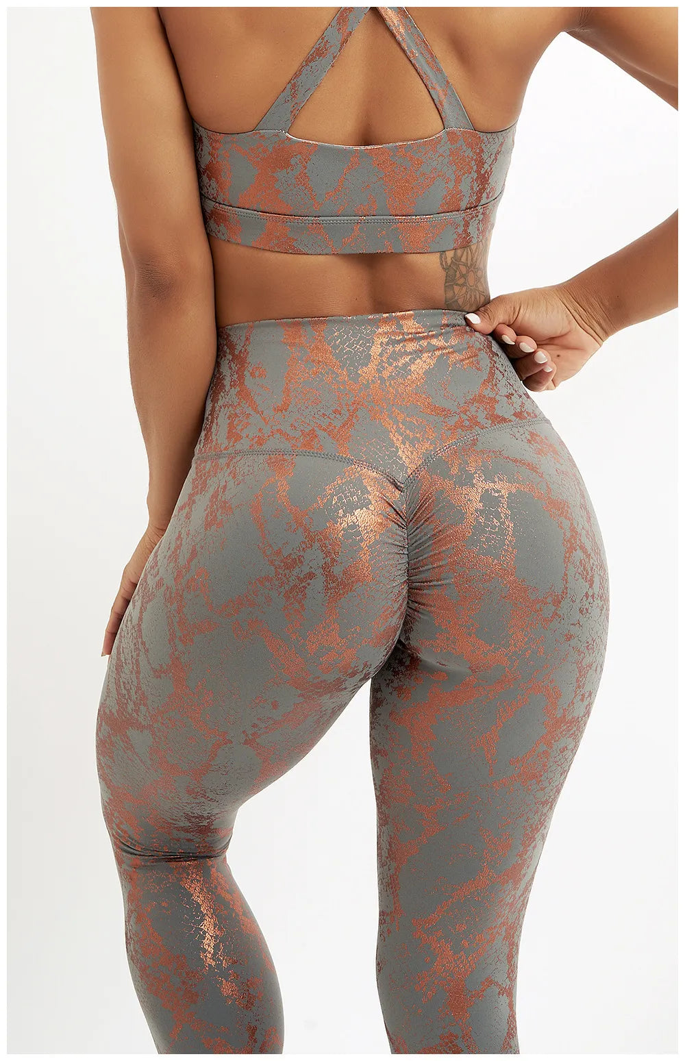 Pantalones de Yoga con estampado de serpiente para mujer, mallas deportivas elásticas de cintura alta, nalgas elásticas doradas, sexys e informales