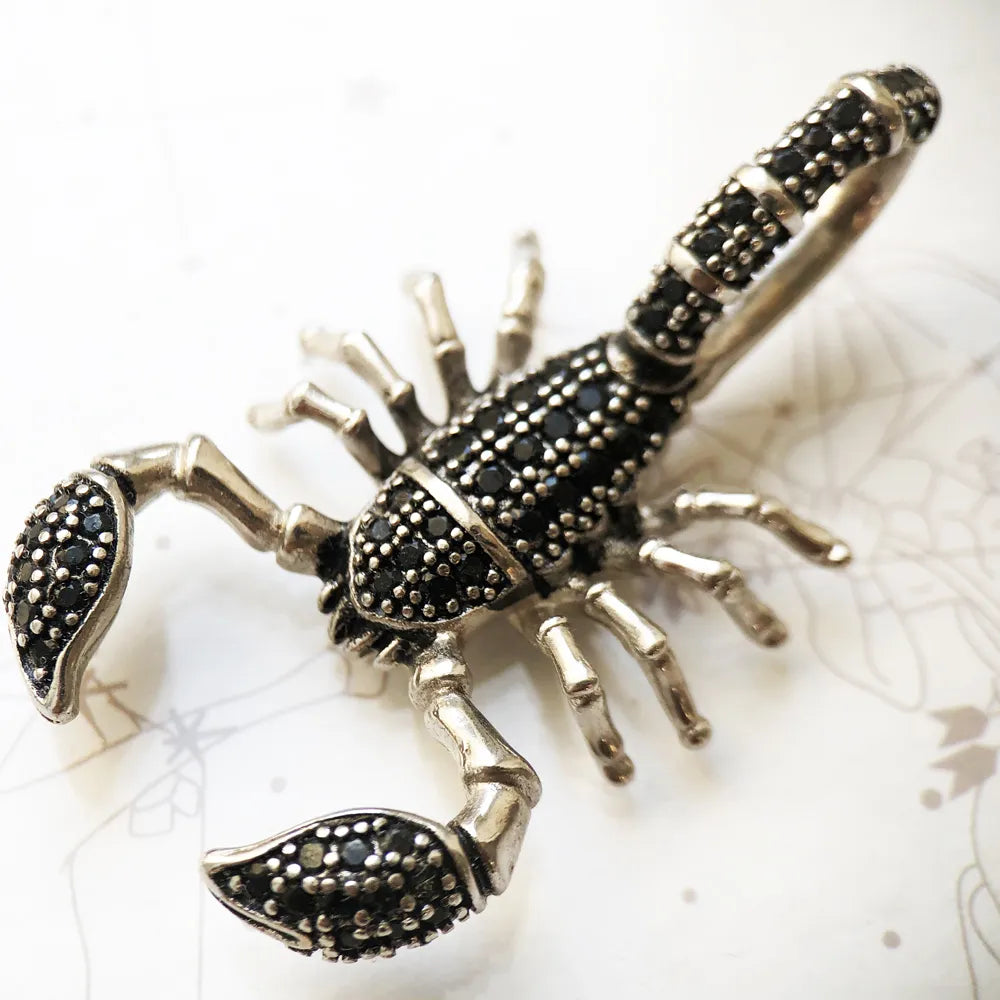 Pendentif Scorpion noir, flambant neuf, bijoux à la mode européenne, accessoires en argent Sterling 925, cadeau pour femmes et hommes rebelles