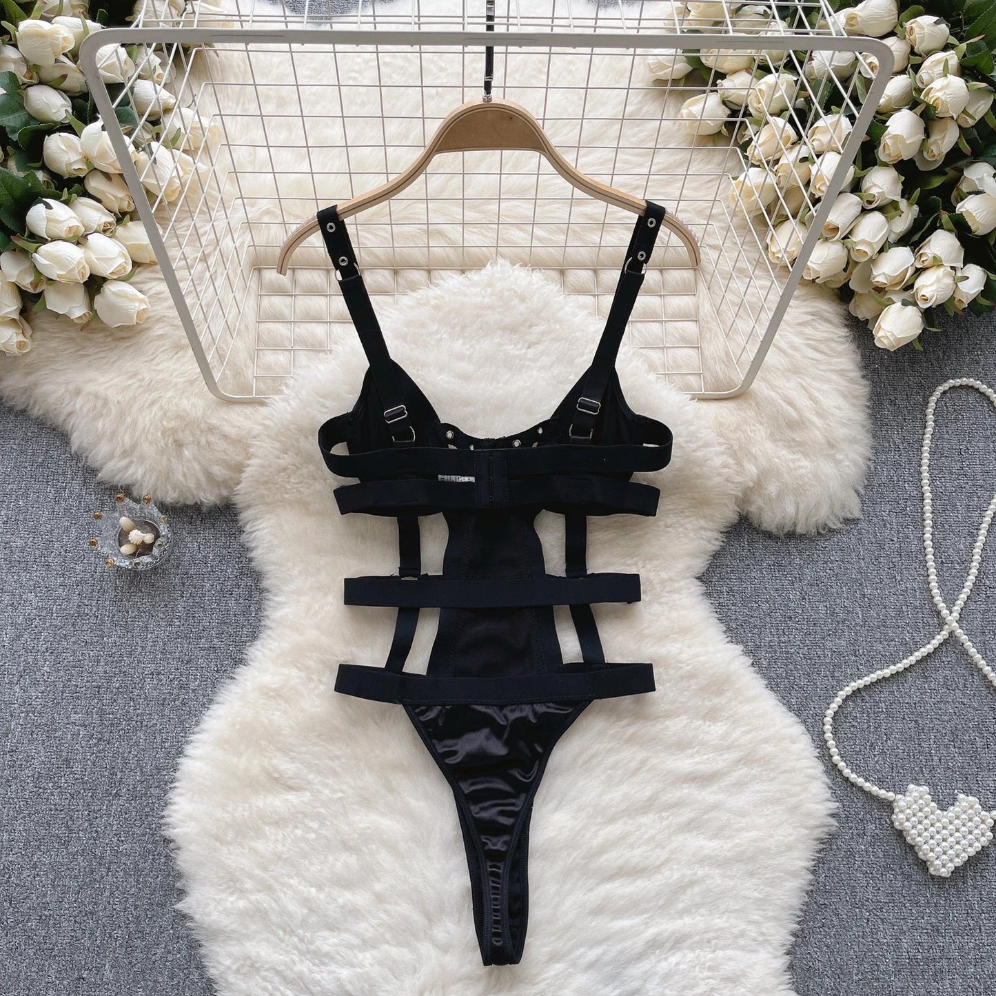 Wanita Hollow Out Sexy Bodysuits Fashion 2023 Backless Elastic Open Crotch Slim Nightwear Strap PU Leather Sensual Playsuits