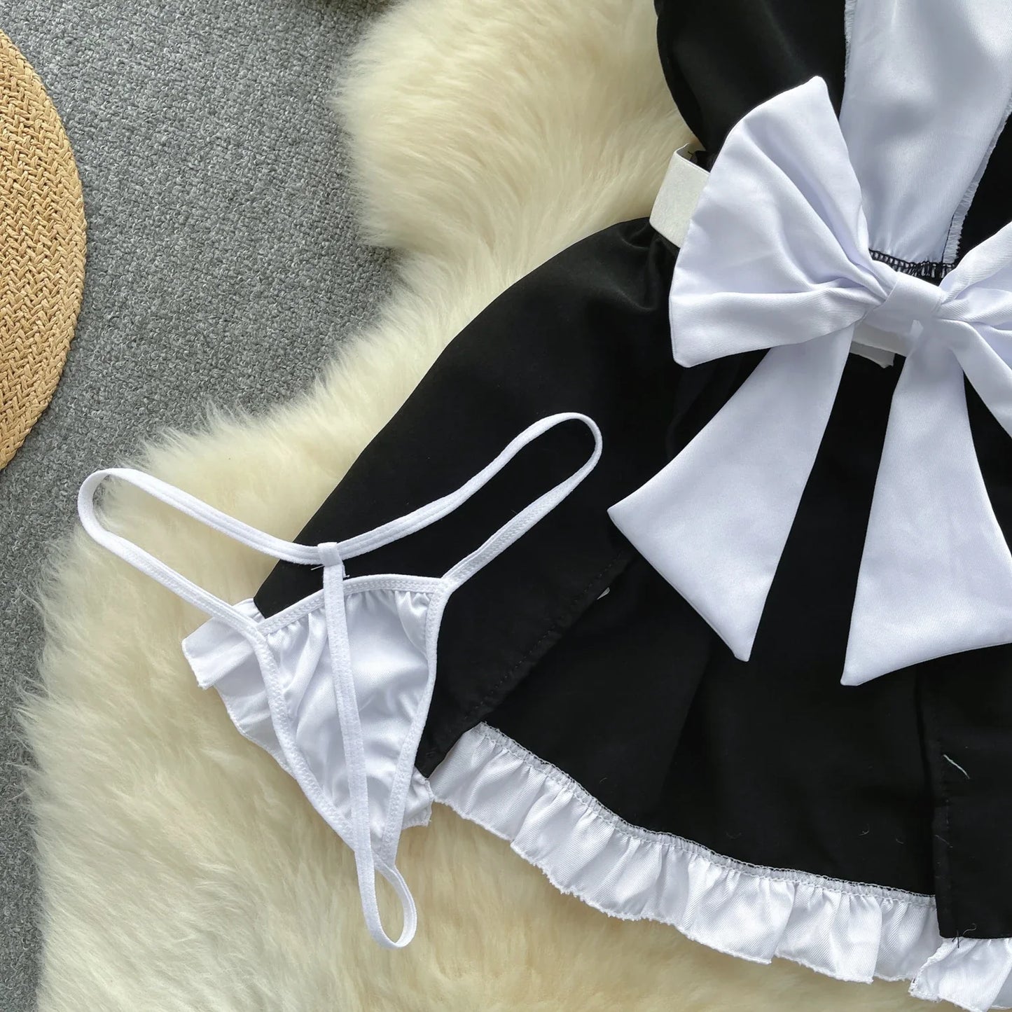 2023 Maid Uniform Sexy Nightsuits Hollow Out Backless Ruffles Lace Up Bow Mini Dress+Thongs Cosplay   Suits Wanita