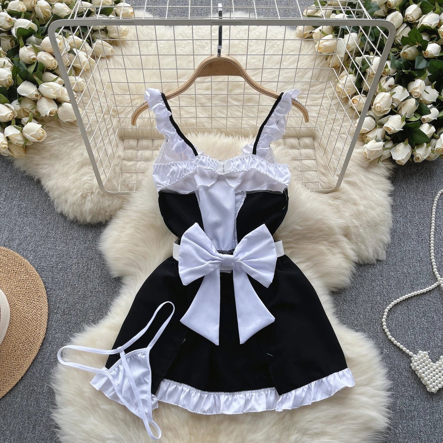 2023 Maid Uniform Sexy Nightsuits Hollow Out Backless Ruffles Lace Up Bow Mini Dress+Thongs Cosplay   Suits Wanita