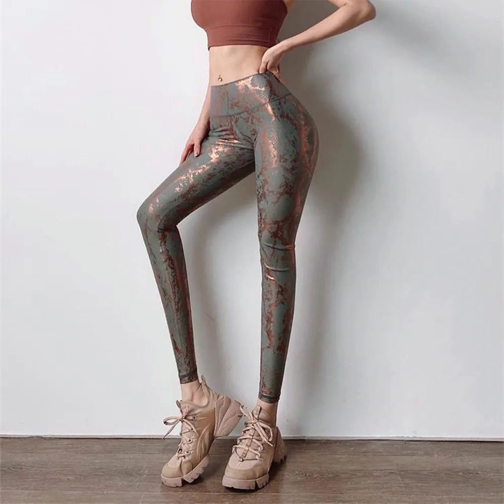 Pantalones de Yoga con estampado de serpiente para mujer, mallas deportivas elásticas de cintura alta, nalgas elásticas doradas, sexys e informales