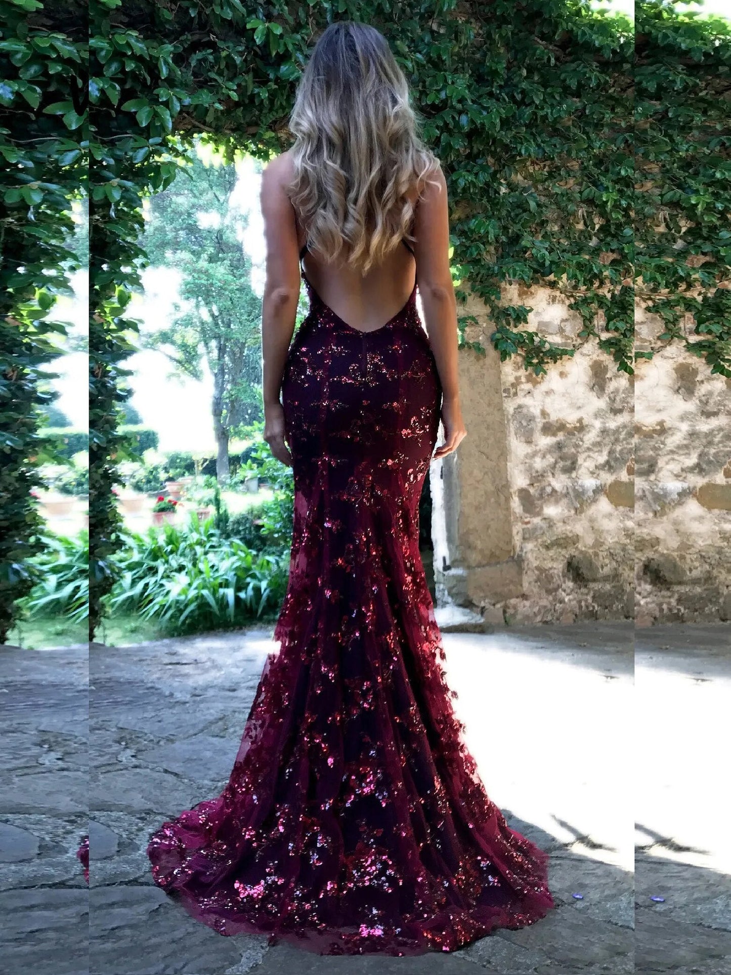 2023 Vestidos sexis de fiesta de celebridades con hombros descubiertos para mujer, Vestidos con cuello en V, lentejuelas grises, vestido de fiesta de boda brillante, Vestidos