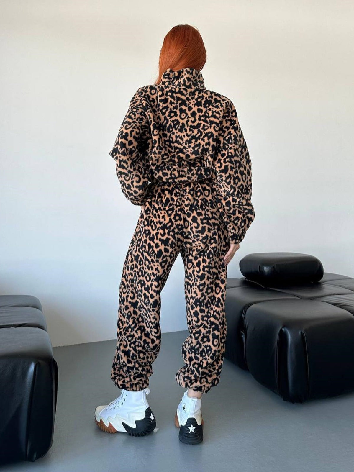 Traje de suéter con cremallera y estampado de leopardo suelto a la moda para mujer